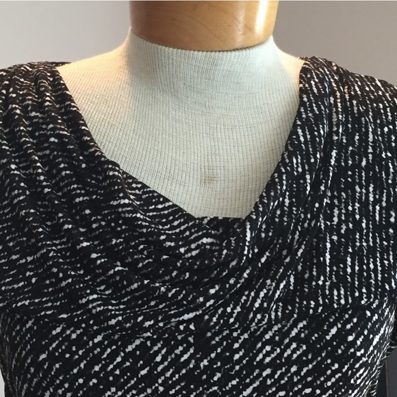 Vince Camuto print tank top. Size medium - Picture 2 of 5